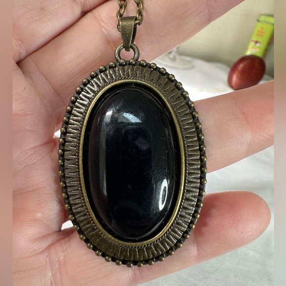 Long antique goldtone oval medallion pendant necklace set - Picture 6 of 8